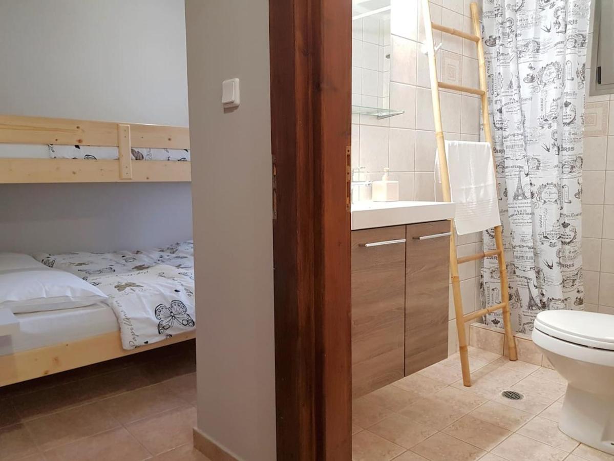 Colimbos Accommodation, 2 Min From The Beach Sfinárion 外观 照片