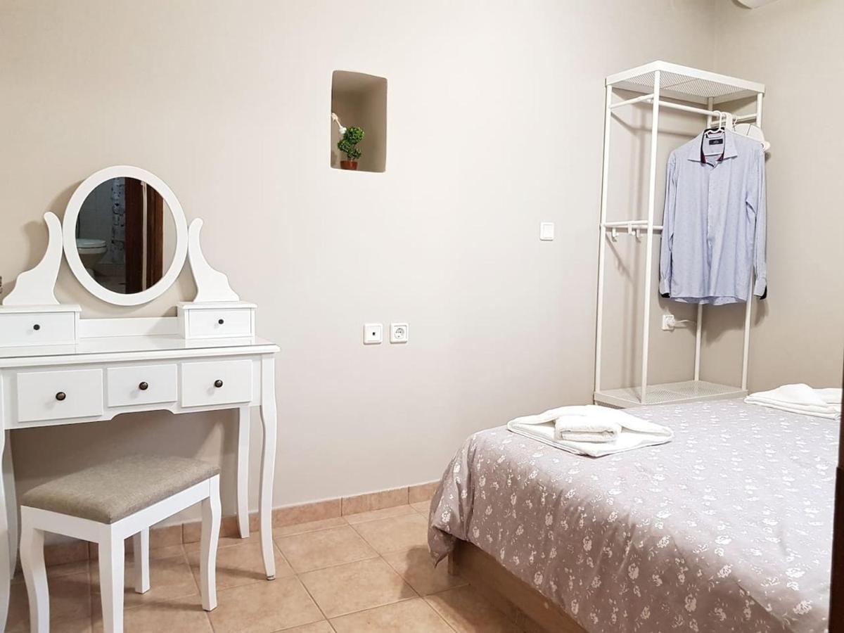 Colimbos Accommodation, 2 Min From The Beach Sfinárion 外观 照片