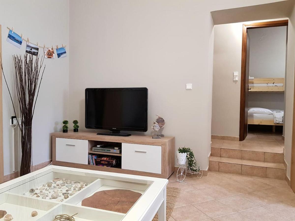 Colimbos Accommodation, 2 Min From The Beach Sfinárion 外观 照片